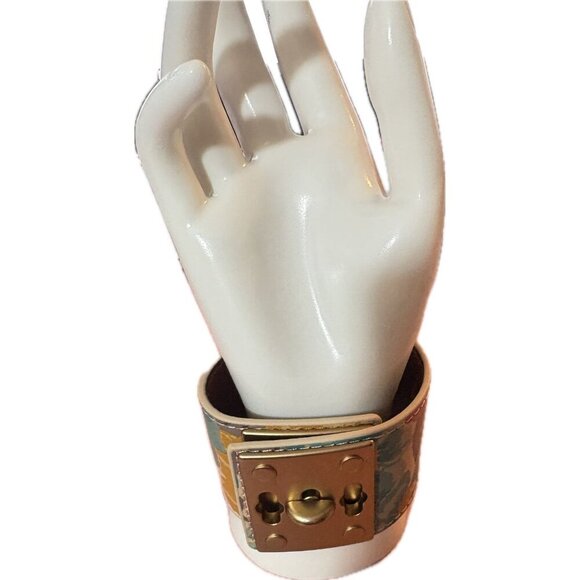 Patricia Nash 1st Bloom Floral Leather Pattern Triple Turn Lock Cuff Bracelet - Picture 2 of 7